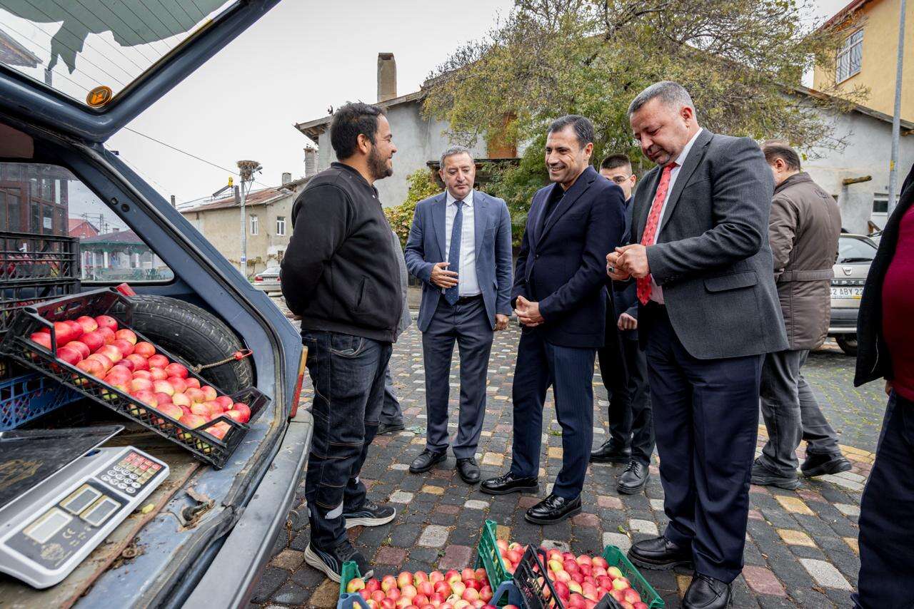 Konya’da gönül köprüleri kuruldu! AK Parti heyeti vatandaşlarla buluştu 11